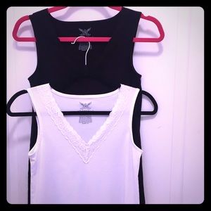 Fitted lace v neck tanks 2 pack NWOT